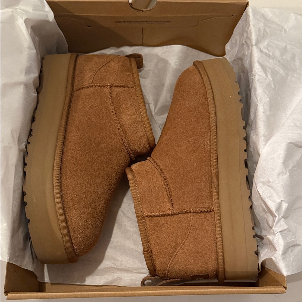 UGG Classic Ultra Mini Platform - Chestnut, Big Kids, Size 5
